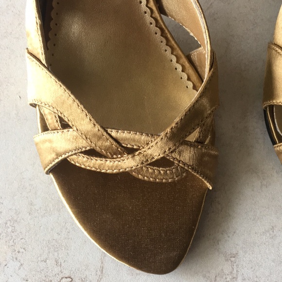 Gold Madeline 8.5 heels - Picture 2 of 4